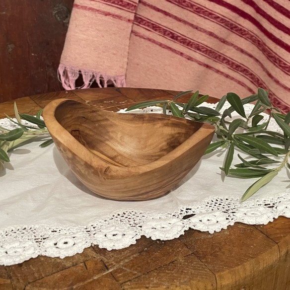 Olive wood cutting board
