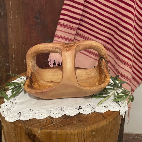 Olive wood cutting board